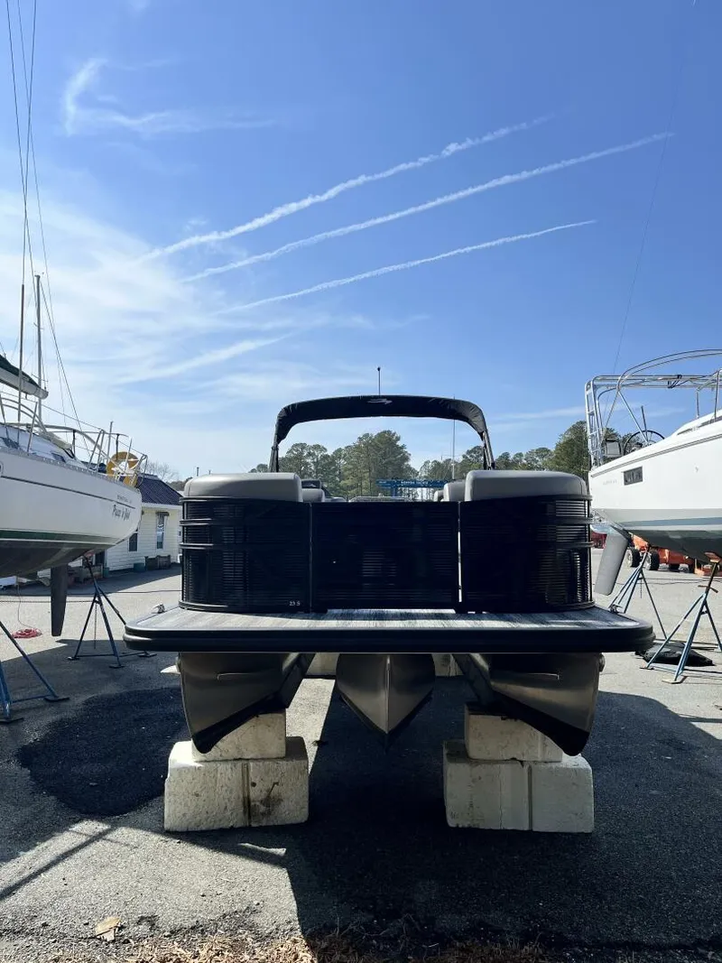 Slide: The Image of Bennington 23 SL 2025 - 5969468