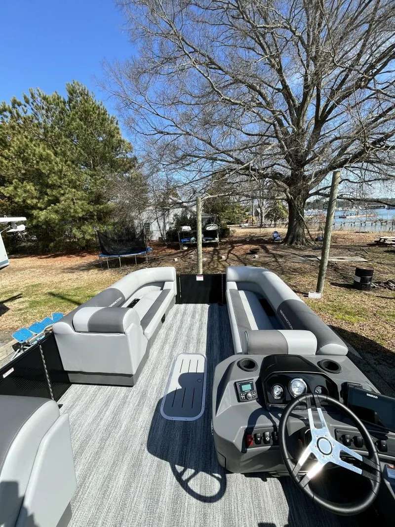 Slide: The Image of Bennington 23 SL 2025 - 5969474