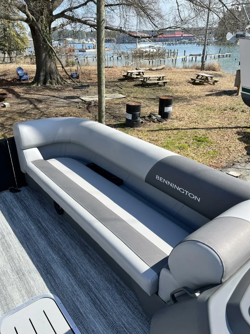 Slide: The Image of Bennington 23 SL 2025 - 5969476