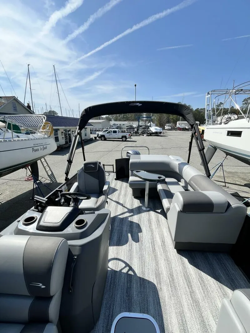 Slide: The Image of Bennington 23 SL 2025 - 5969478