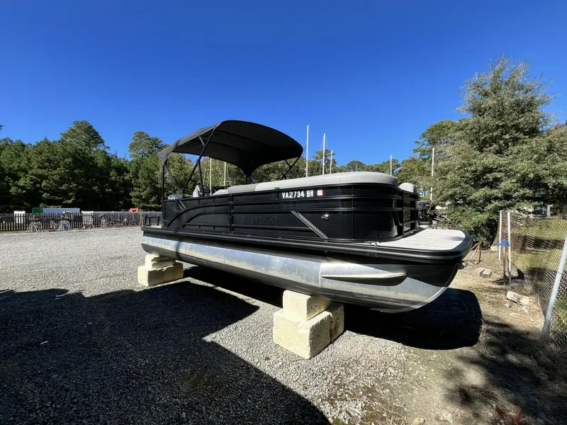 Slide: The Image of Bennington 23 SL 2025 - 5812213