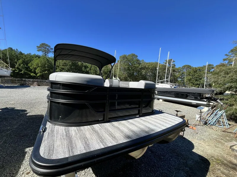 Slide: The Image of Bennington 23 SL 2025 - 5812214