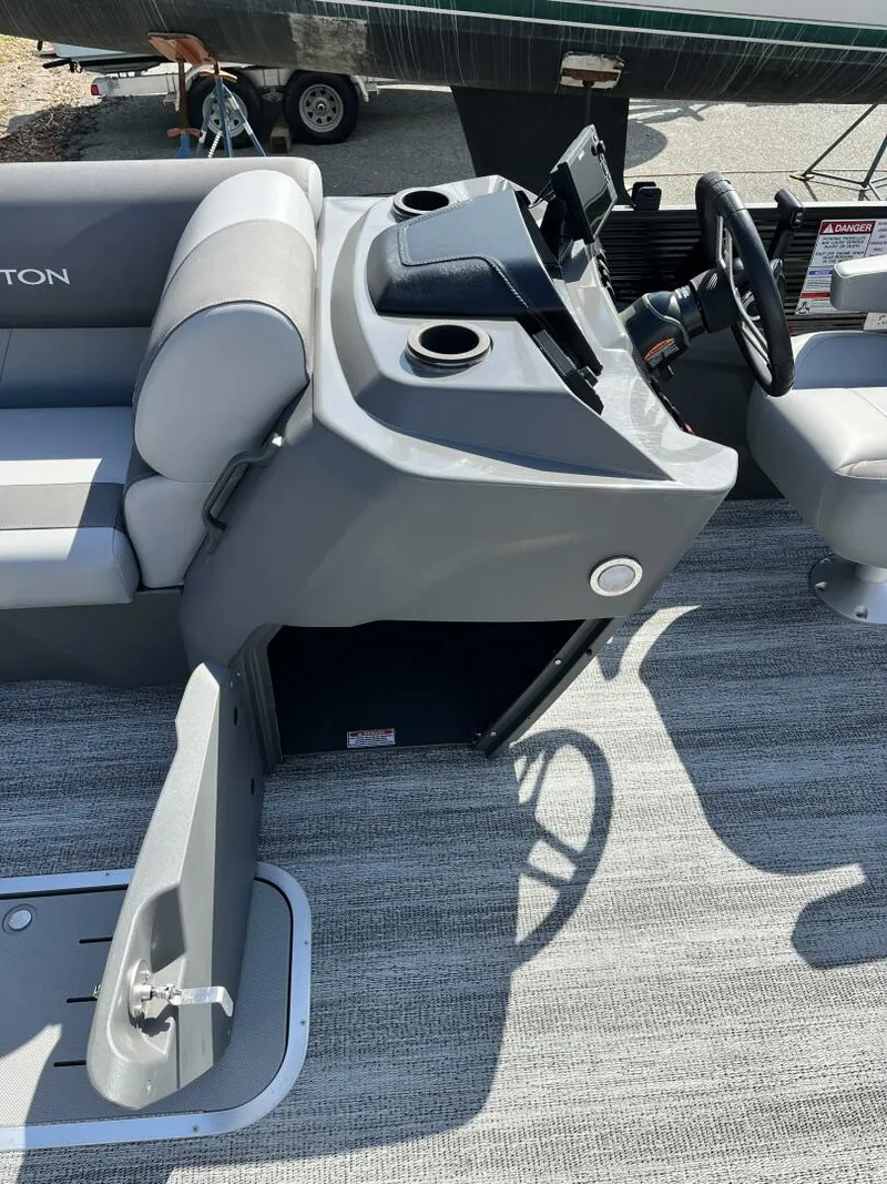 Slide: The Image of Bennington 23 SL 2025 - 5969489