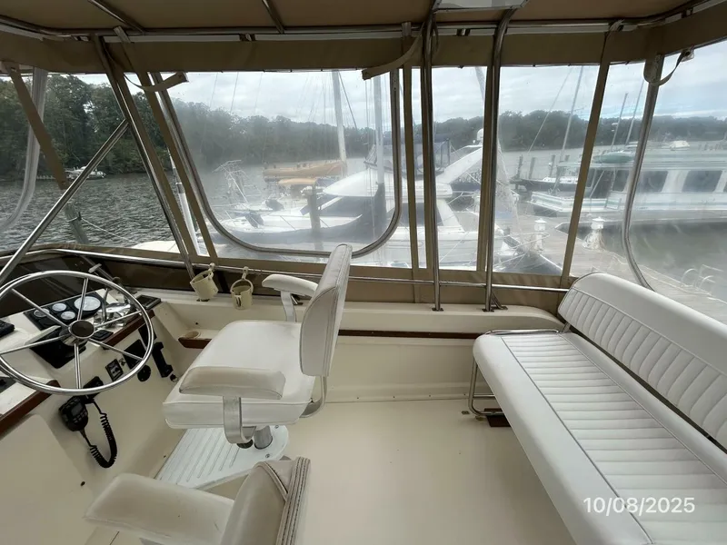 Slide: The Image of 34' Sabreline flybridge starboard - 5739822