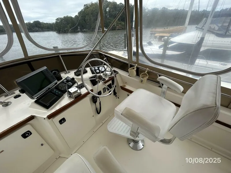 Slide: The Image of 34' Sabreline flybridge helm1 - 5739818