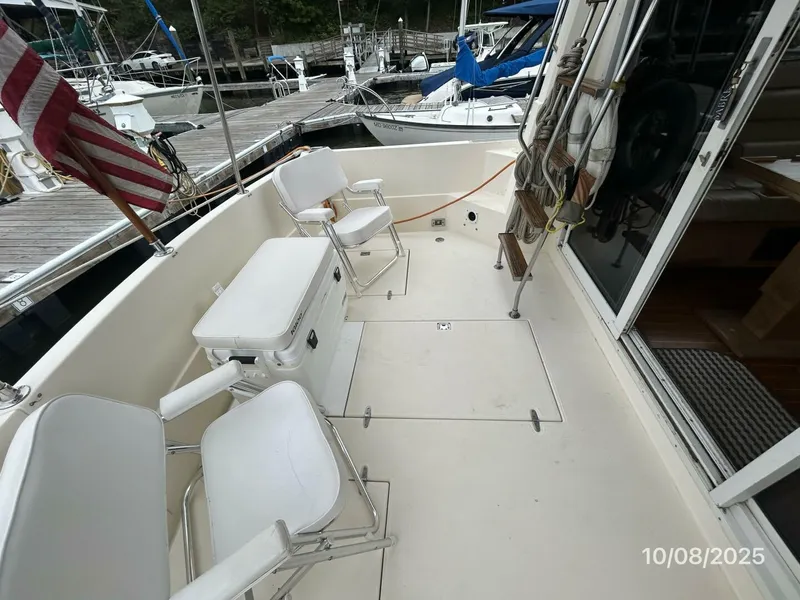 Slide: The Image of 34' Sabreline cockpit port - 5739808