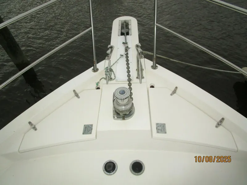 Slide: The Image of 34' Sabreline anchor windlass - 5739801