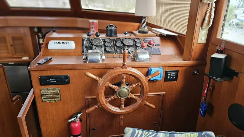 Slide: The Image of CHB Motor Yacht Seamaster 1985 - 5739964