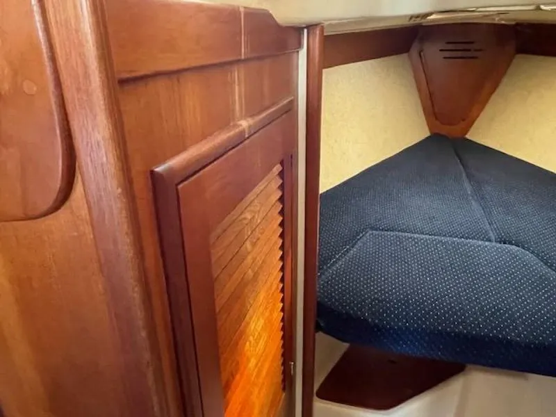 Slide: The Image of Tartan 28 1986 - 5740670