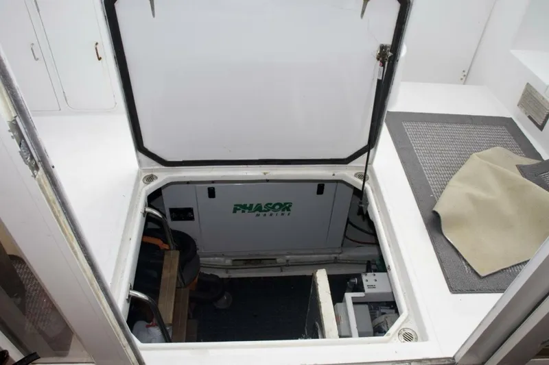 Slide: The Image of McKinna 57 Pilothouse 2002 - 5740878