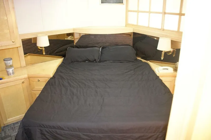 Slide: The Image of McKinna 57 Pilothouse 2002 - 5740915