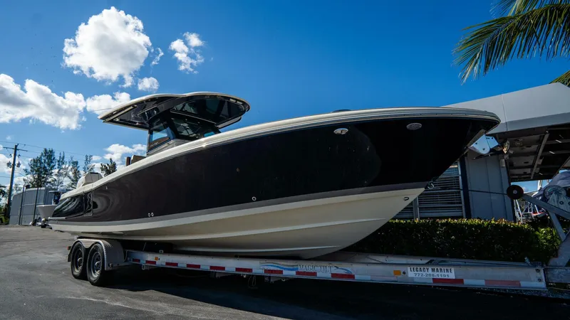 Slide: The Image of Chris-Craft Catalina 2025 - 5748162