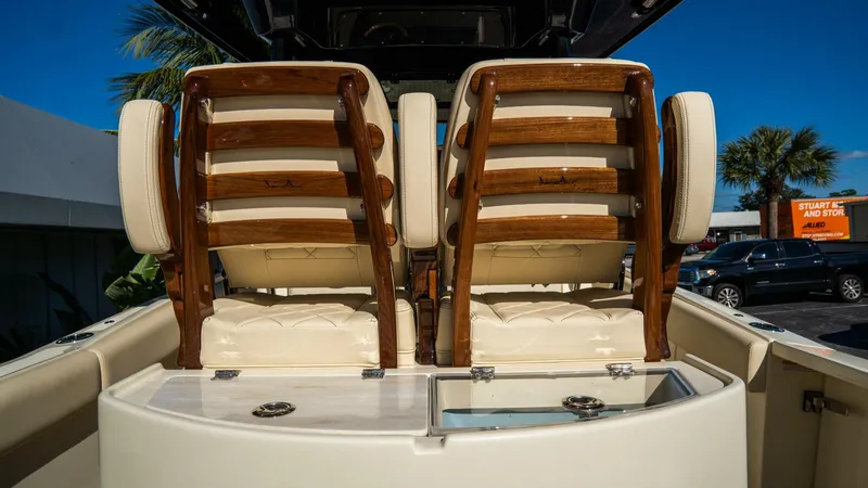 Slide: The Image of Chris-Craft Catalina 2025 - 5748176