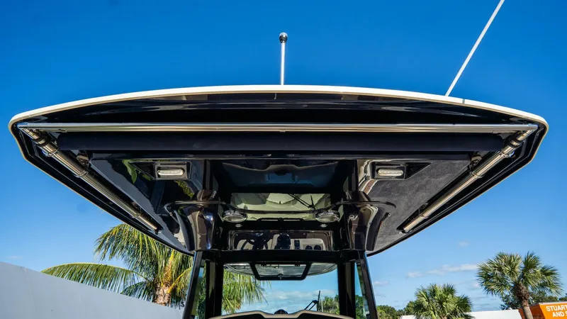 Slide: The Image of Chris-Craft Catalina 2025 - 5748180