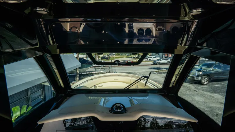 Slide: The Image of Chris-Craft Catalina 2025 - 5748187