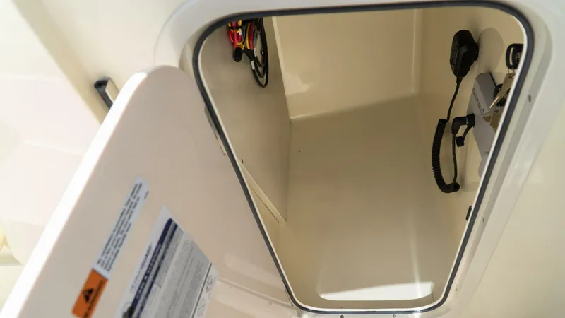 Slide: The Image of Chris-Craft Calypso 2025 - 5747725