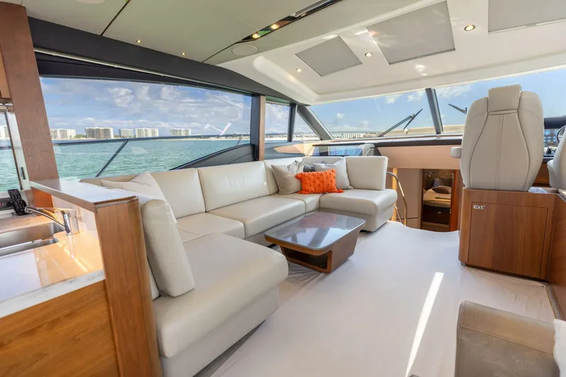 Slide: The Image of 2019 Princess S65-CREWSZING- Salon - 5987237