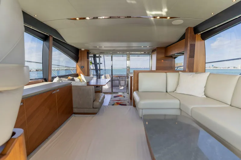 Slide: The Image of 2019 Princess S65-CREWSZING- Salon - 5987240