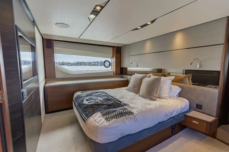 Slide: The Image of Princess S65 2019 - 5987265