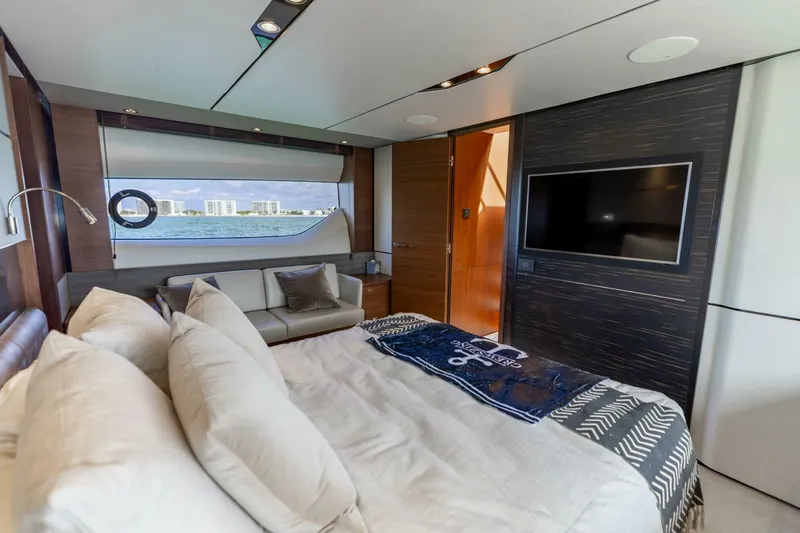 Slide: The Image of Princess S65 2019 - 5987271