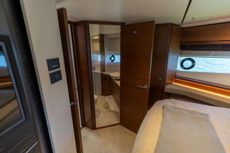 Slide: The Image of Princess S65 2019 - 5987257