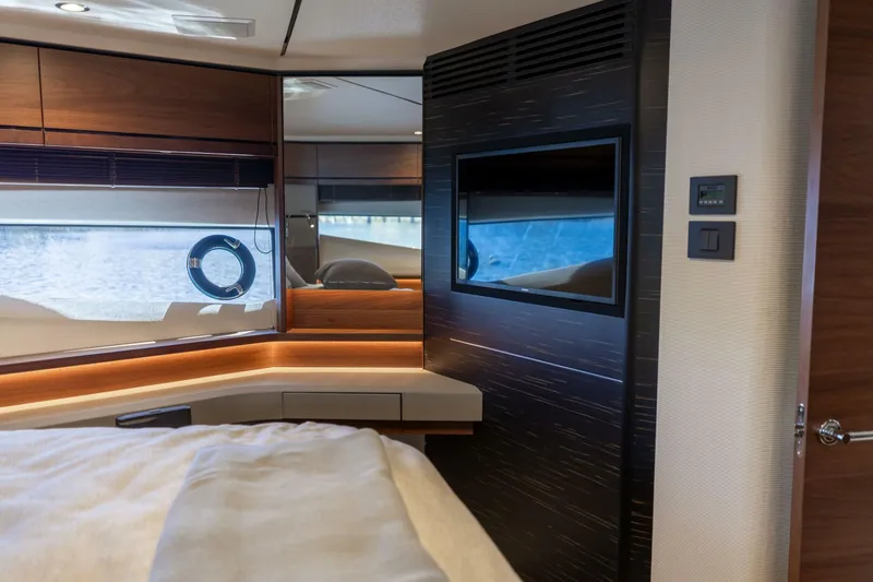 Slide: The Image of Princess S65 2019 - 5987316