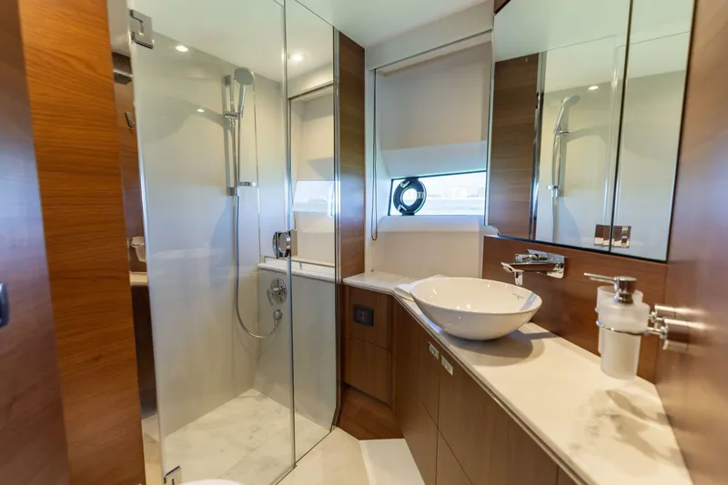 Slide: The Image of Princess S65 2019 - 5987260