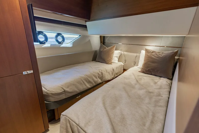 Slide: The Image of Princess S65 2019 - 5987294