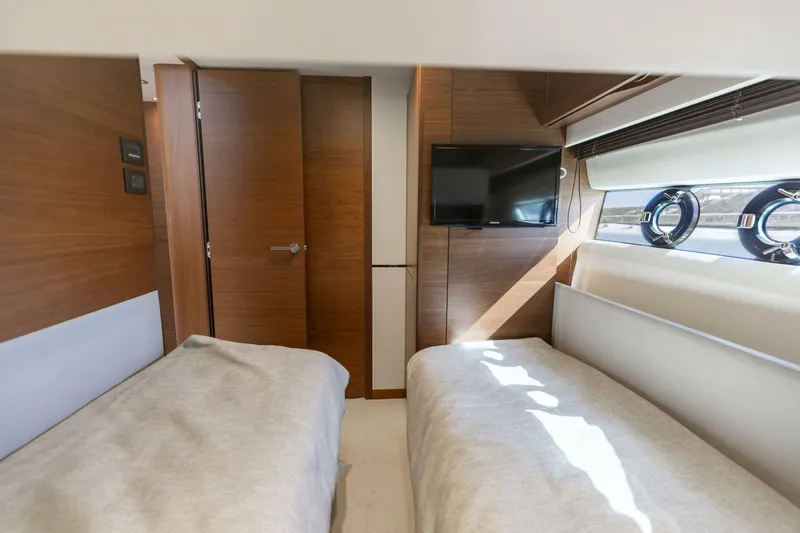 Slide: The Image of Princess S65 2019 - 5987296