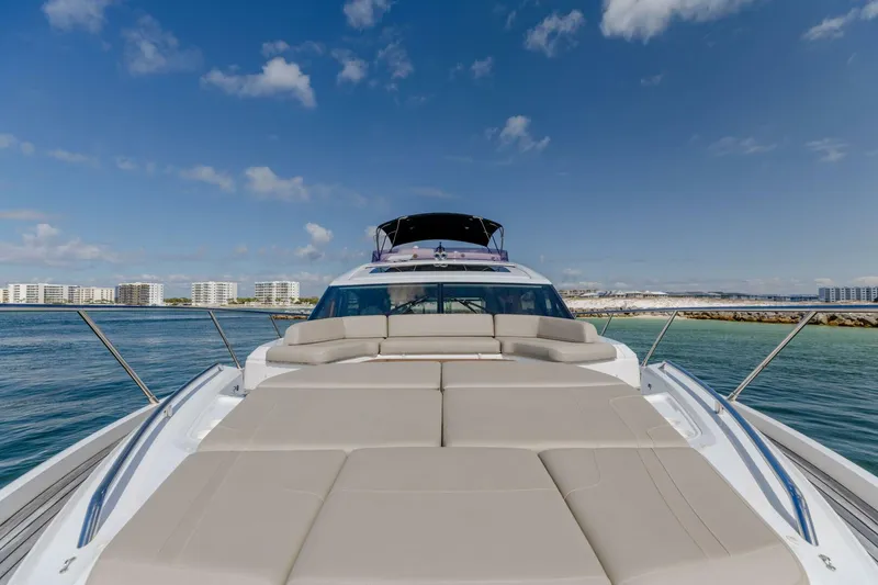 Slide: The Image of Princess S65 2019 - 5987280