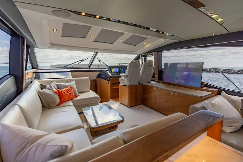 Slide: The Image of 2019 Princess S65-CREWSZING- Salon - 5987228