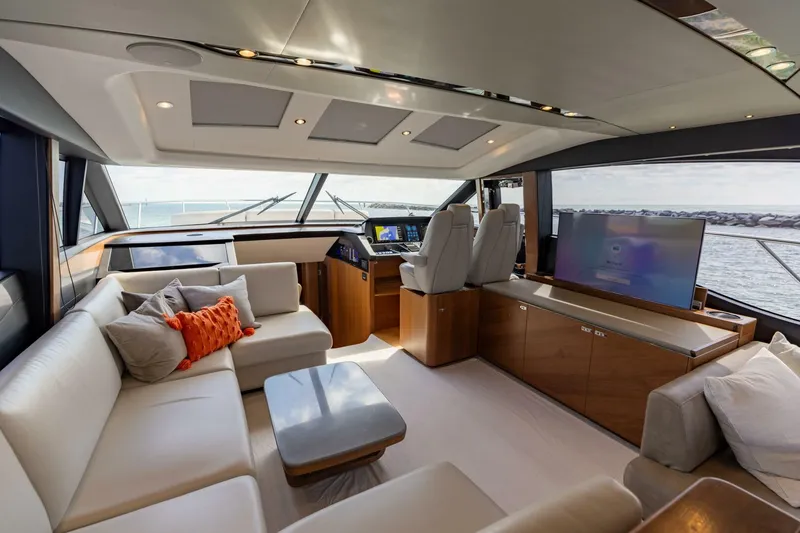 Slide: The Image of 2019 Princess S65-CREWSZING- Salon - 5987229