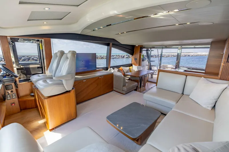 Slide: The Image of 2019 Princess S65-CREWSZING- Salon - 5987231