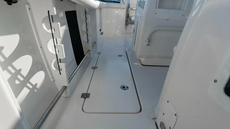 Slide: The Image of Tidewater 272 CC Adventure 2026 - 5797986