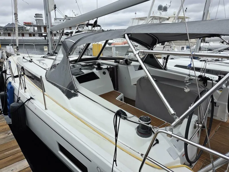 Slide: The Image of Oceanis 40.1 Cockpit - 5742291