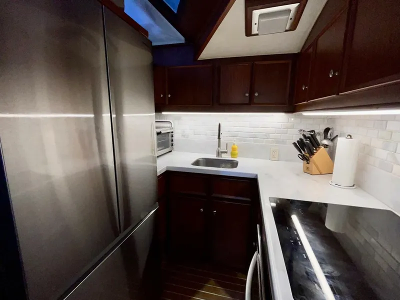 Slide: The Image of Hatteras 48 Motor Yacht 1981 - 5757919