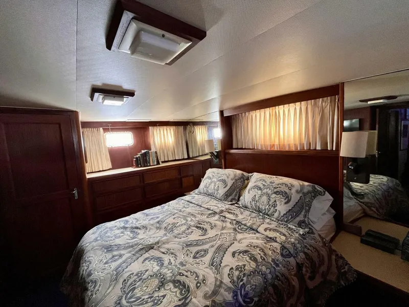 Slide: The Image of Hatteras 48 Motor Yacht 1981 - 5757932