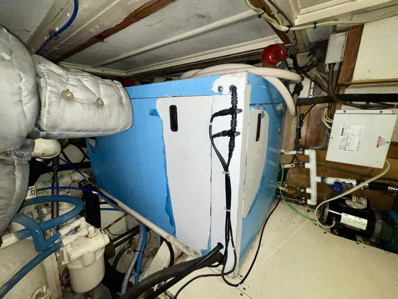 Slide: The Image of Hatteras 48 Motor Yacht 1981 - 5757938