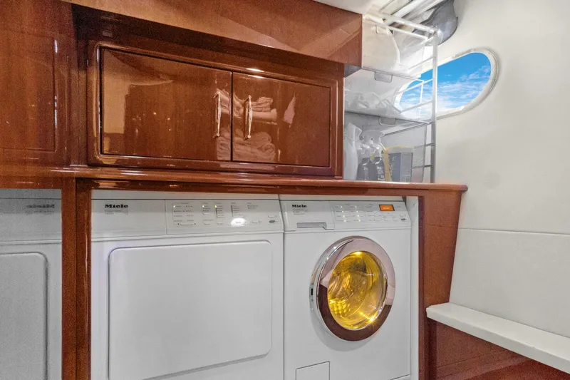 Slide: The Image of Marquis 690 2008 - 5742362