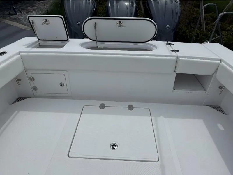 Slide: The Image of Bahama 41 - Last Resort - Cockpit 2013 Bahama 41 Center Console - Last Resort - 5952237