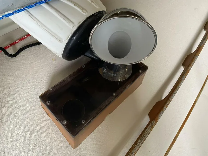 Slide: The Image of Hinterhoeller Nonsuch 26 1984 - 5742664