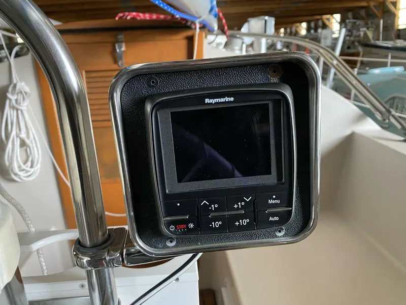 Slide: The Image of Hinterhoeller Nonsuch 26 1984 - 5742684