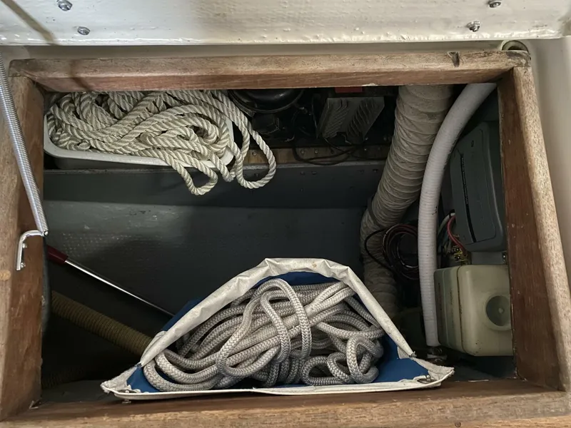 Slide: The Image of Hinterhoeller Nonsuch 26 1984 - 5742677