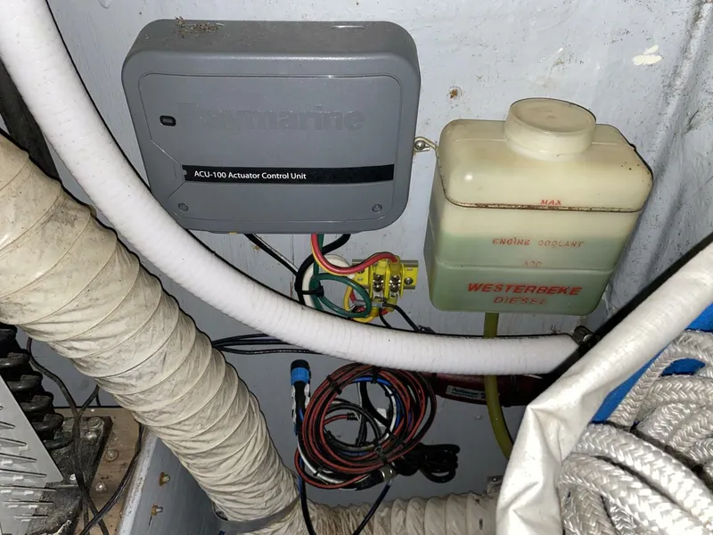 Slide: The Image of Hinterhoeller Nonsuch 26 1984 - 5742678