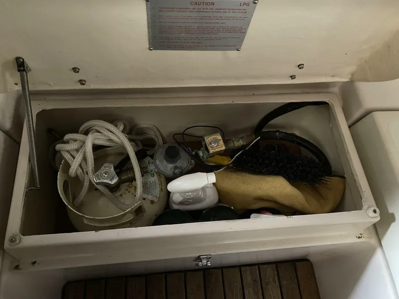 Slide: The Image of Hinterhoeller Nonsuch 26 1984 - 5742679