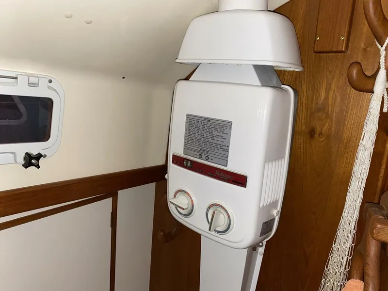 Slide: The Image of Hinterhoeller Nonsuch 26 1984 - 5742690