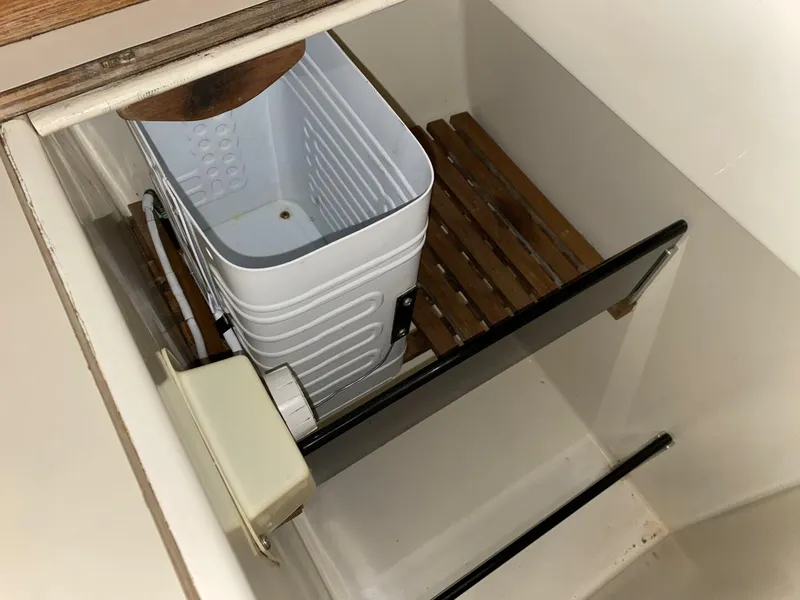 Slide: The Image of Hinterhoeller Nonsuch 26 1984 - 5742703