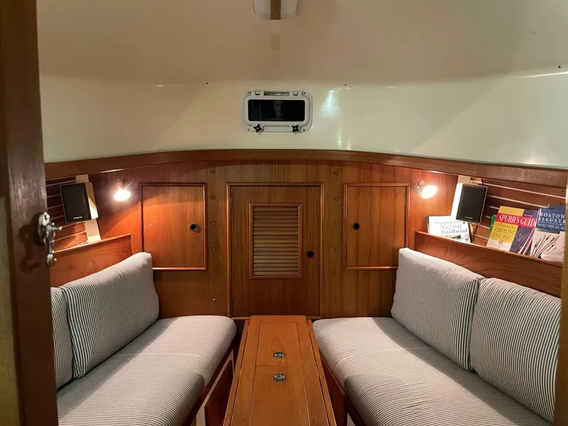 Slide: The Image of Hinterhoeller Nonsuch 26 1984 - 5742747