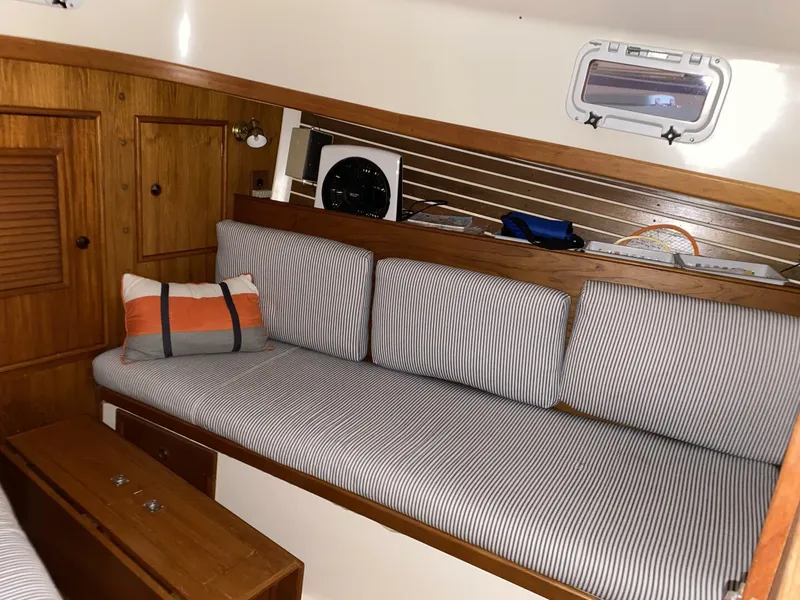 Slide: The Image of Hinterhoeller Nonsuch 26 1984 - 5742708