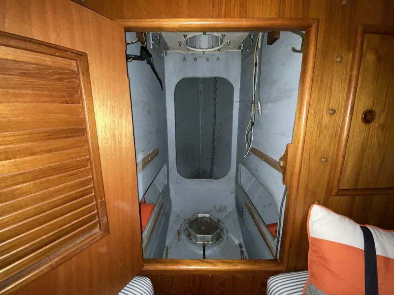 Slide: The Image of Hinterhoeller Nonsuch 26 1984 - 5742712